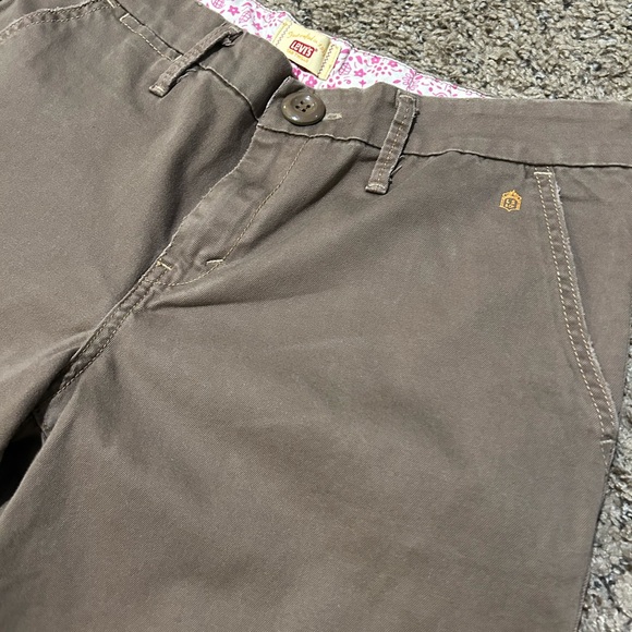 Levi’s Tab Twill Shorts - Picture 2 of 9